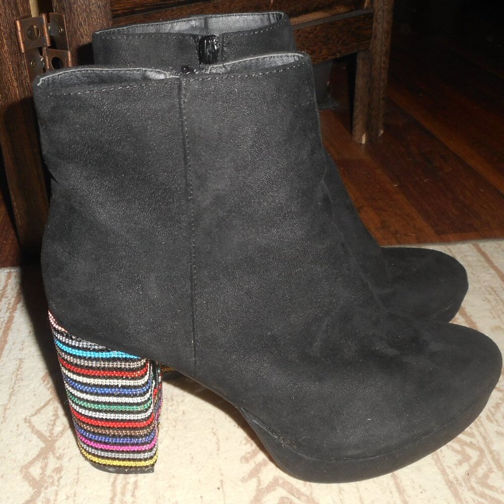 Betsey Johnson suede like black boots with rainbow crystal heels, size 8 - Picture 3 of 9
